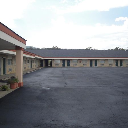 Poteau Inn Εξωτερικό φωτογραφία